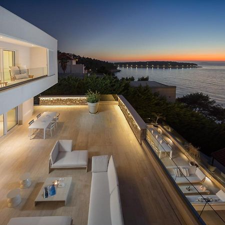 Luxury Seafront Villa Primosten Glamour With Private Pool, Sauna And Gym At The Beach In プリモシュテン エクステリア 写真