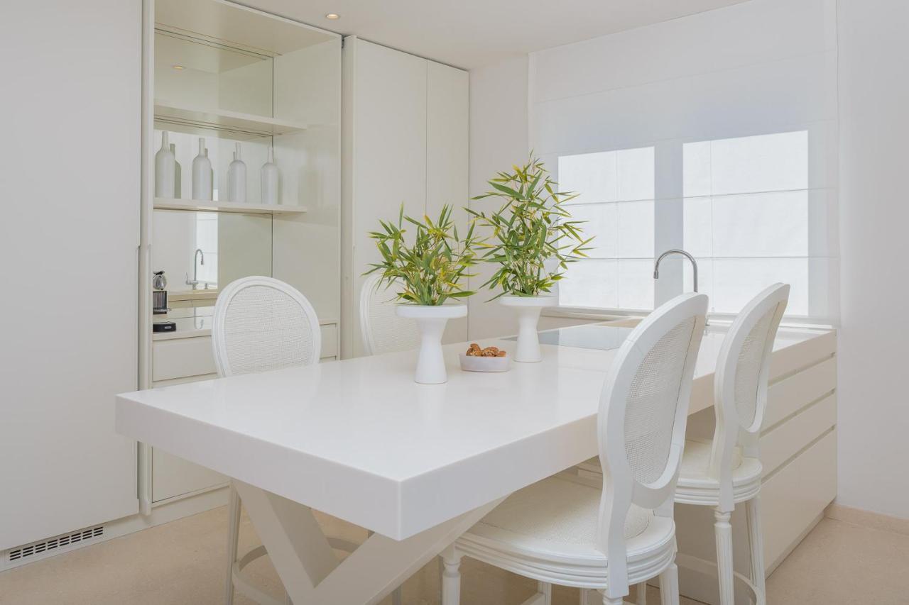 Luxury Seafront Villa Primosten Glamour With Private Pool, Sauna And Gym At The Beach In プリモシュテン エクステリア 写真