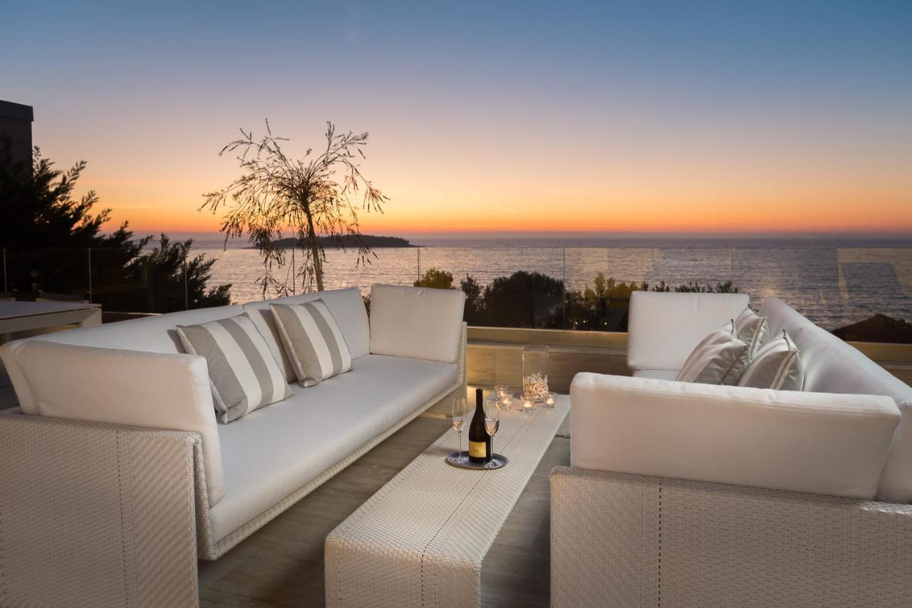 Luxury Seafront Villa Primosten Glamour With Private Pool, Sauna And Gym At The Beach In プリモシュテン エクステリア 写真