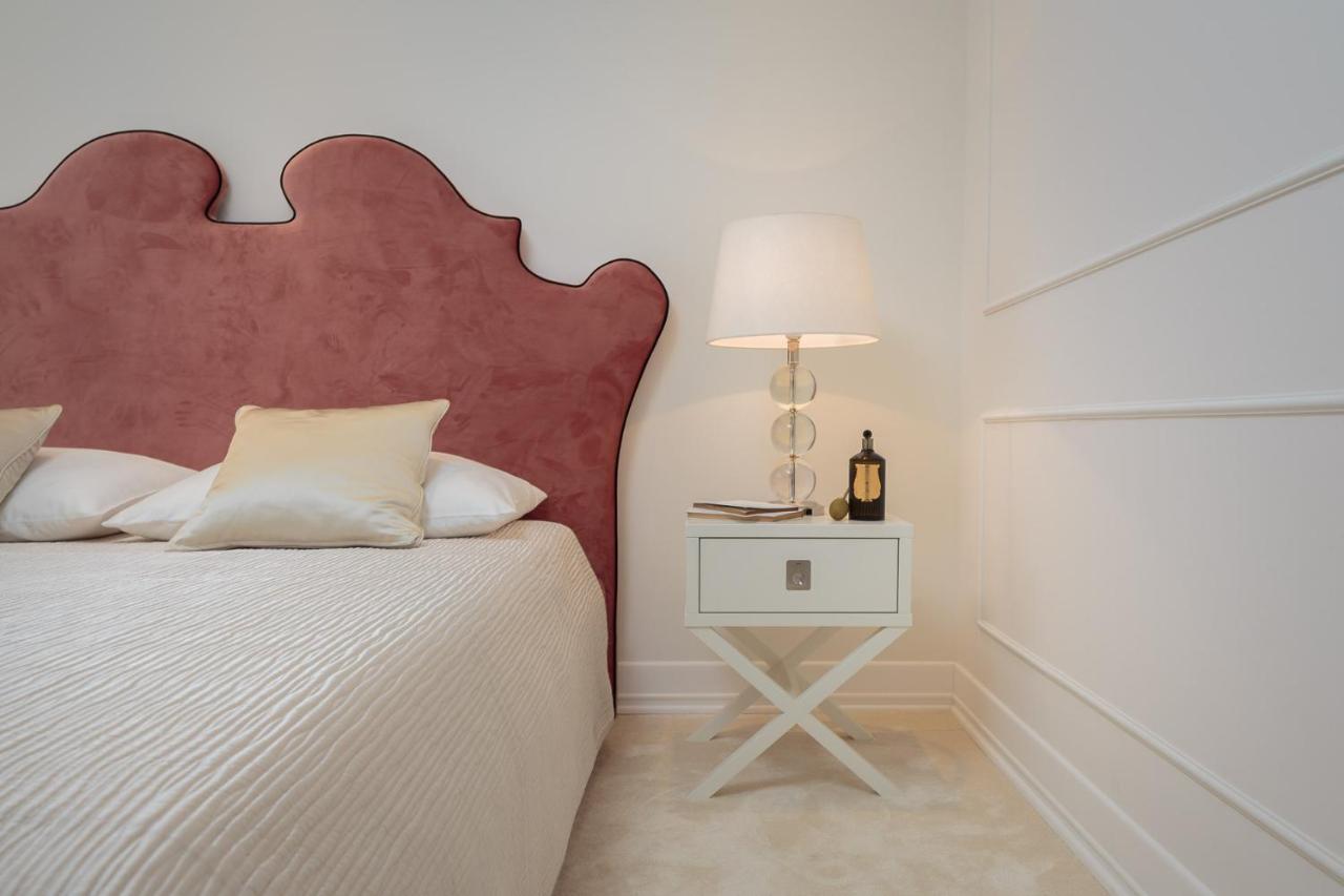 Luxury Seafront Villa Primosten Glamour With Private Pool, Sauna And Gym At The Beach In プリモシュテン エクステリア 写真