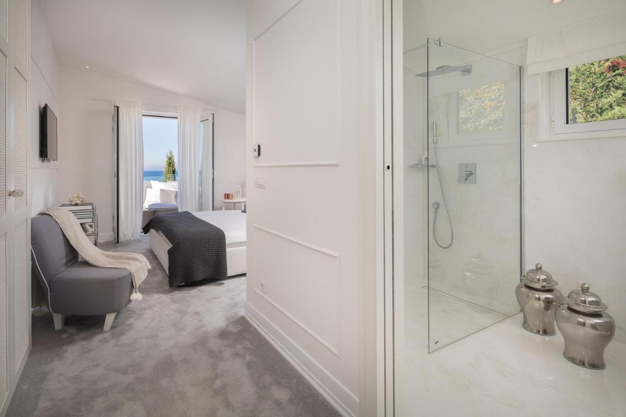 Luxury Seafront Villa Primosten Glamour With Private Pool, Sauna And Gym At The Beach In プリモシュテン エクステリア 写真